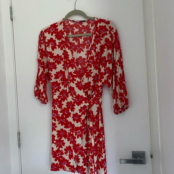 Zara floral dress - Picture 2 of 4